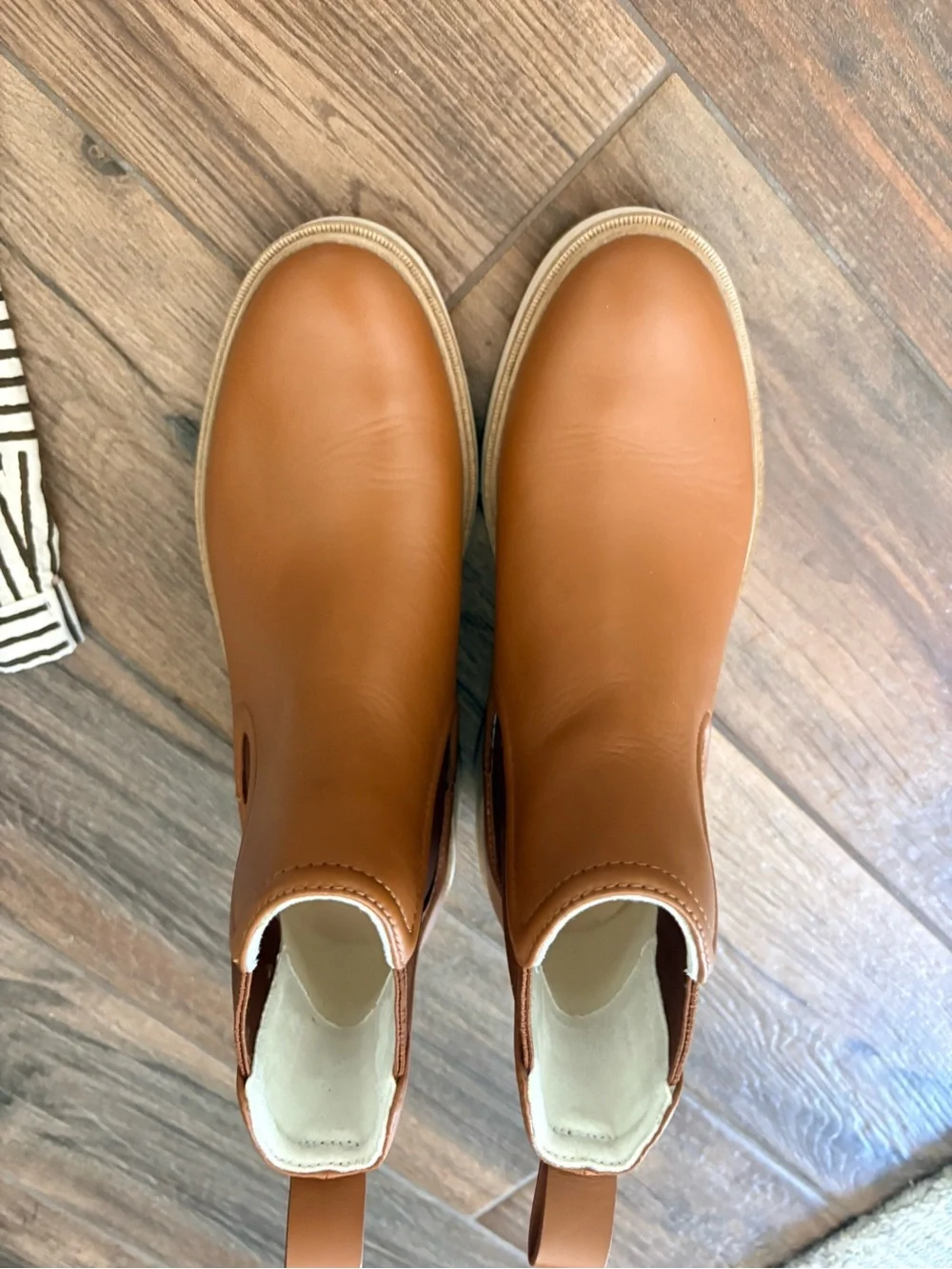 New Cole Haan Women’s Tan Leather Chukka Chelsea Boots